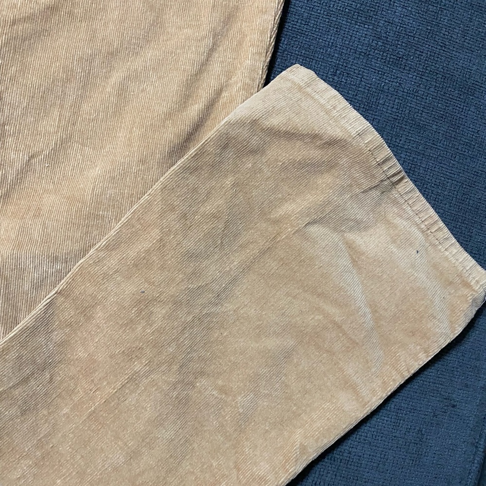 White tag Levi’s 725 boot cut 27x32 Tan Corduroy Pants - Picture 2 of 11